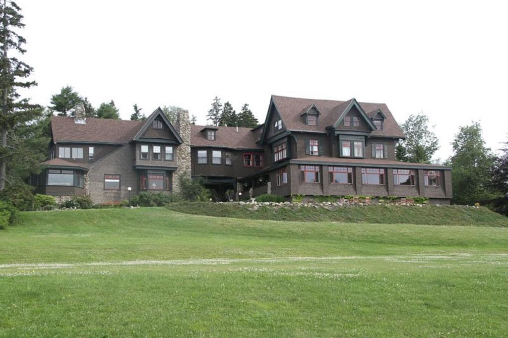 The Manor Inn Castine Экстерьер фото