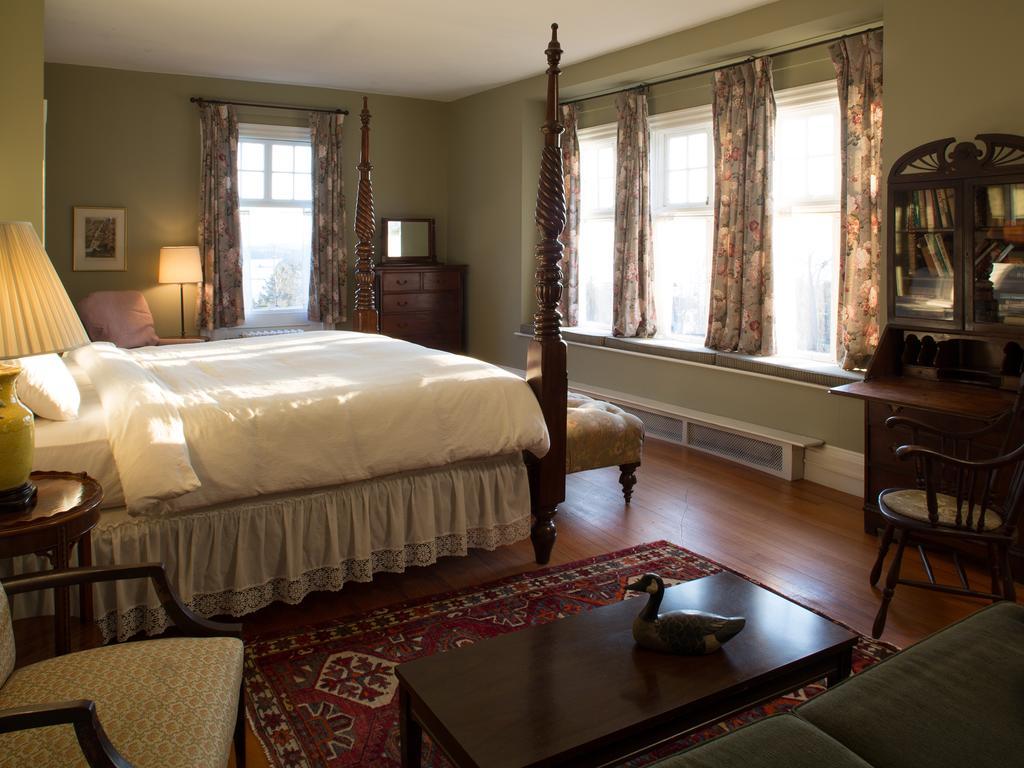 The Manor Inn Castine Экстерьер фото